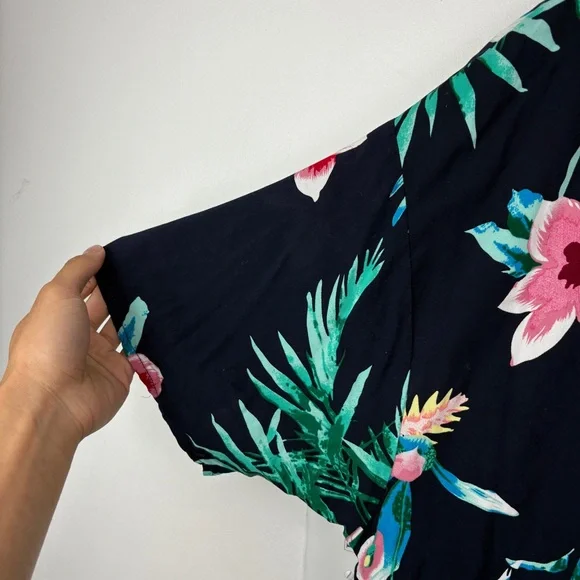 Suzanne Betro Tropical Floral Kimono Top | Boho Resort Layering Piece - Picture 3 of 8